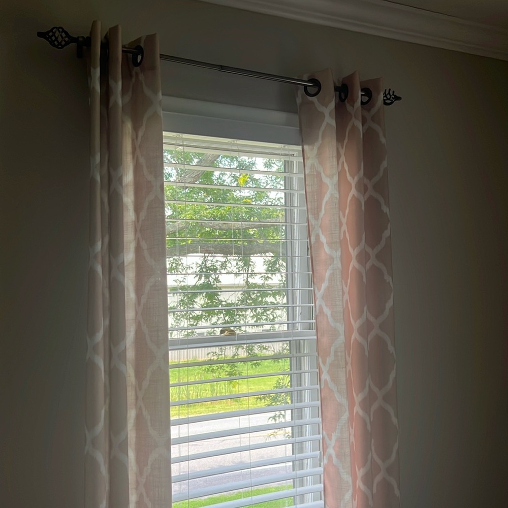 Curtain panels (x6).